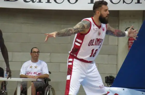L'Olimpia vince il Trofeo Lombardia imponendosi sulla Vanoli Cremona nell'antipasto della semifinale di Supercoppa che si terrà settimana prossima al Forum.