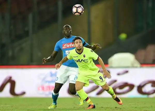 Milik porta il Napoli in vetta. Il polacco entra e risolve la partita con il Bologna, sconfitto 3-1.
