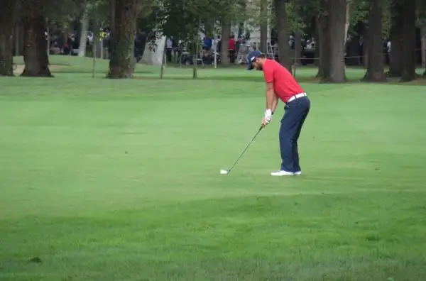 Storico trionfo di Francesco Molinari, che ha battuto di un colpo l'inglese Danny Willett. Hanno assistito al torneo ben 47.000 spettatori.