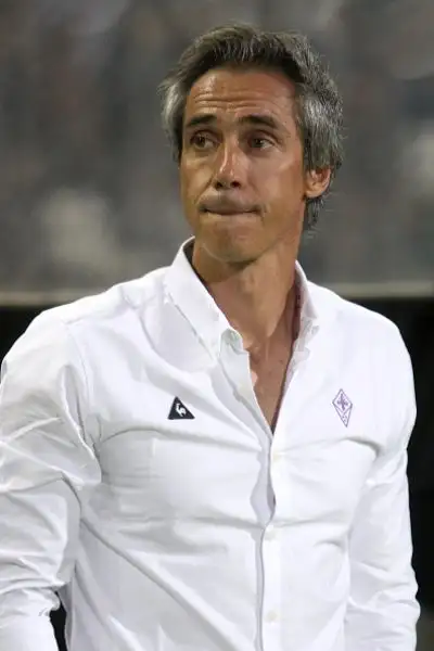 Scialbo pareggio per i viola, che al “Toumba” si fanno irretire dalla torcida greca. Paulo Sousa manda in campo tanti titolari, ma l’esperimento del doppio centravanti Kalinic-Babacar non funziona.