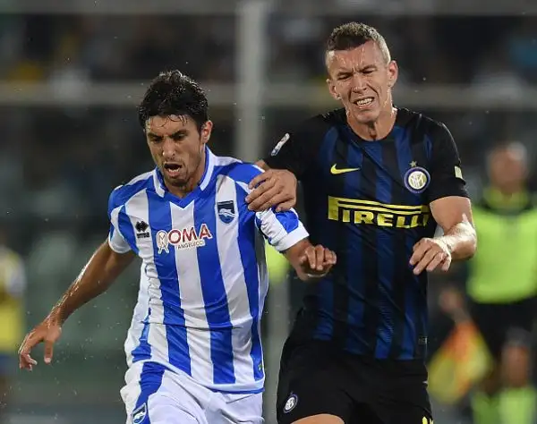 Ci pensa Mauro Icardi. L'Inter supera in rimonta il Pescara grazie a una doppietta del bomber argentino. Momentaneo vantaggio abruzzese firmato Bahebeck .Prima vittoria per de Boer.