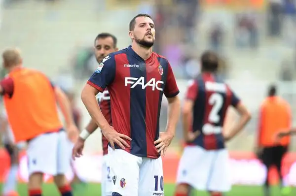 Successo esterno per il Genoa, che favorito dalla sciocca espulsione di Gastaldello (fuori per proteste), espugna il Dall'Ara grazie al gol di Giovanni Simeone, alla seconda rete consecutiva in serie 