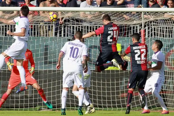 Partita pirotecnica al Sant'Elia: la Fiorentina si impone per 5-3 con tripletta di Kalinic e doppietta di Bernadeschi. Di Di Gennaro, Capuano e Borriello i gol rossoblu.