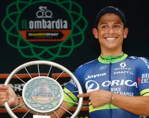 Smette Esteban Chaves, vinse uno storico Giro di Lombardia