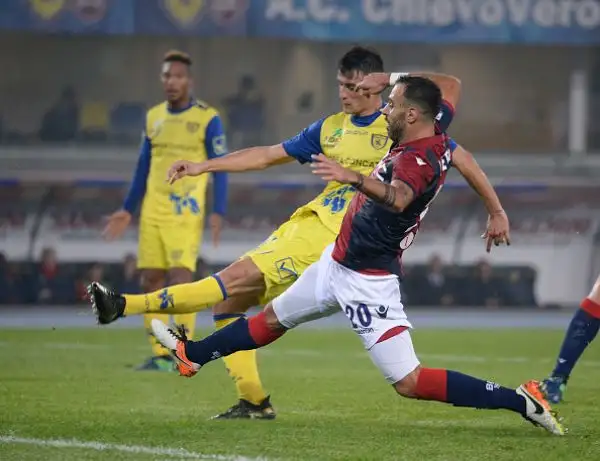 Al Bentegodi il Bologna passa in vantaggio a inizio ripresa con Pulgar ma a venti dalla fine un'autorete di Mbaye regala il pari ai padroni di casa.