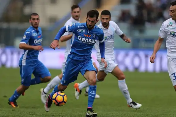 I gialloblu protestano per un gol non assegnato (dubbi sulla decisione della Goal Line Technology, il pallone non passa completamente la linea per pochi centimetri).