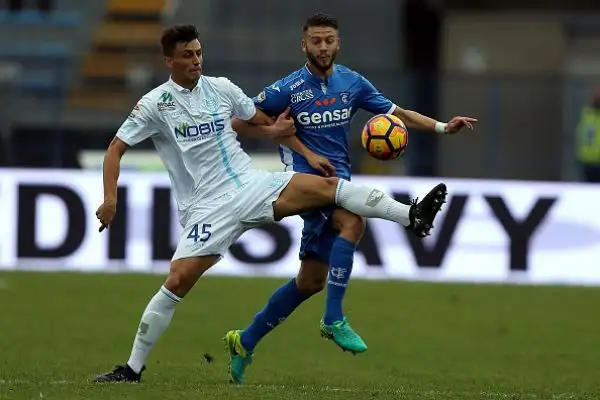 I gialloblu protestano per un gol non assegnato (dubbi sulla decisione della Goal Line Technology, il pallone non passa completamente la linea per pochi centimetri).
