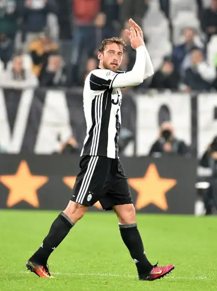 Uno-due nei primi minuti di Mandzukic e Chiellini, i doriani dimezzano le distanze con Schick ma vengono affondati dalla rete di Pjanic e ancora da Chiellini.