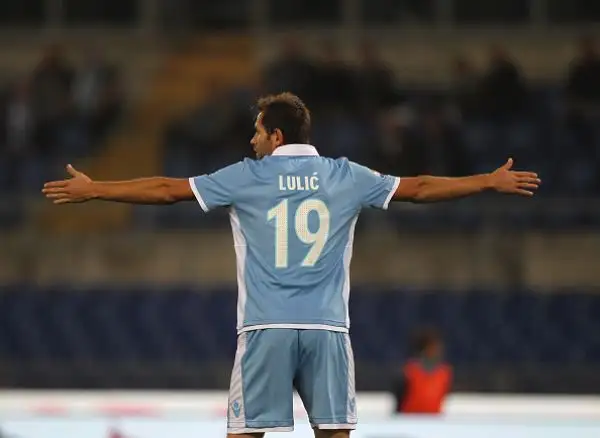 Poker della Lazio al Cagliari, Keita, Immobile (doppietta) e Felipe Anderson travolgono i sardi, 9 gol subiti in 2 gare.