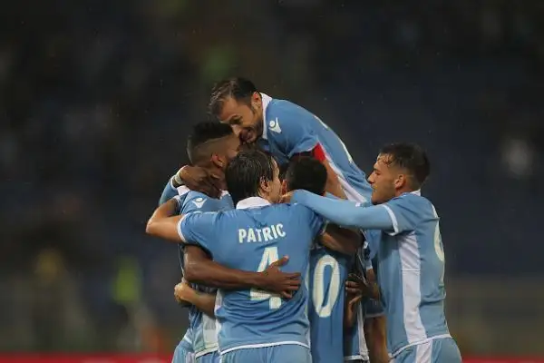Poker della Lazio al Cagliari, Keita, Immobile (doppietta) e Felipe Anderson travolgono i sardi, 9 gol subiti in 2 gare.