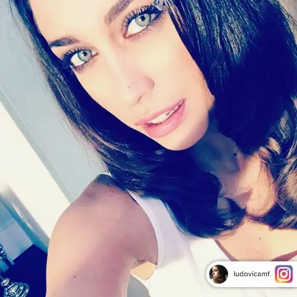 Alcuni scatti tratti da Instagram della bellissima velina di “Striscia la Notizia”.