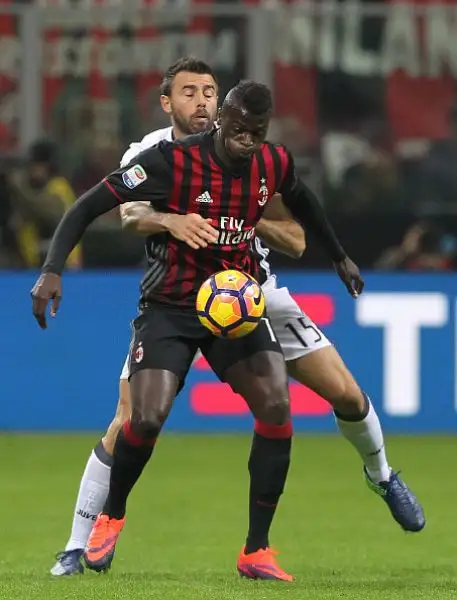 San Siro resta un tabù per la Juventus che dopo la sconfitta con l'Inter perde anche col Milan, vittorioso grazie ad un gol di Locatelli ma anche ad una rete annullata ingiustamente a Pjanic.