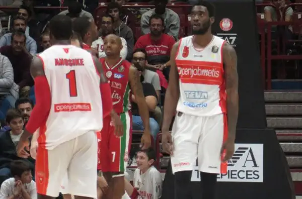 L'Olimpia si aggiudica il derby e resta imbattuta in vetta alla classifica.