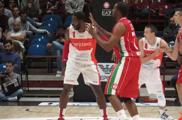L'Olimpia si aggiudica il derby e resta imbattuta in vetta alla classifica.