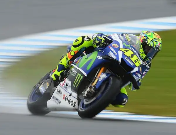 Prove iniziate all'insegna del maltempo, con Crutchlow davanti a Petrucci e Miller, nel pomeriggio le avverse condizioni meteo hanno spinto gli organizzatori ad annullare la seconda sessione.