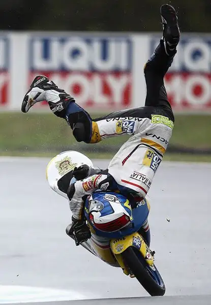 Prove iniziate all'insegna del maltempo, con Crutchlow davanti a Petrucci e Miller, nel pomeriggio le avverse condizioni meteo hanno spinto gli organizzatori ad annullare la seconda sessione.