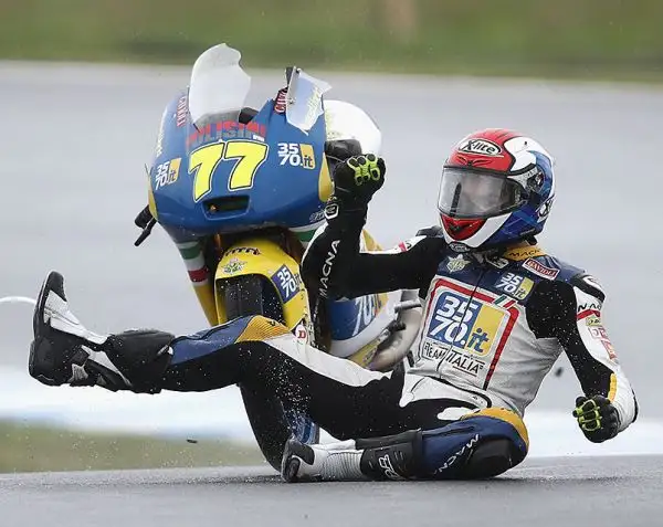 Prove iniziate all'insegna del maltempo, con Crutchlow davanti a Petrucci e Miller, nel pomeriggio le avverse condizioni meteo hanno spinto gli organizzatori ad annullare la seconda sessione.