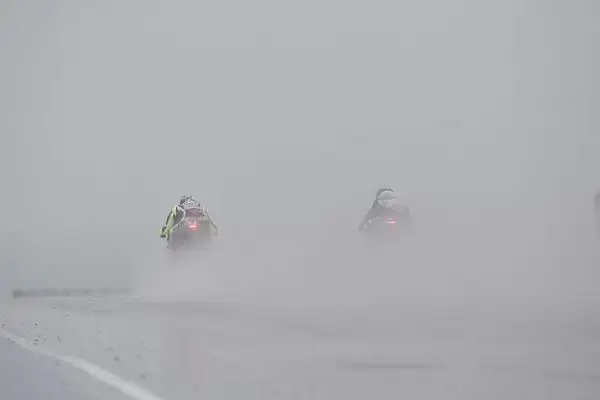 Prove iniziate all'insegna del maltempo, con Crutchlow davanti a Petrucci e Miller, nel pomeriggio le avverse condizioni meteo hanno spinto gli organizzatori ad annullare la seconda sessione.