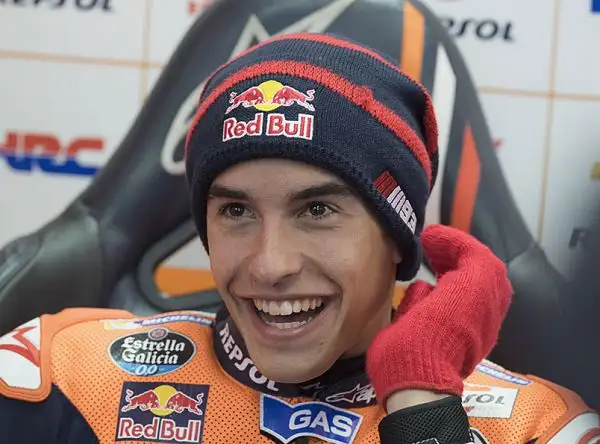 Prove iniziate all'insegna del maltempo, con Crutchlow davanti a Petrucci e Miller, nel pomeriggio le avverse condizioni meteo hanno spinto gli organizzatori ad annullare la seconda sessione.