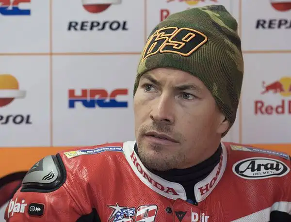 Prove iniziate all'insegna del maltempo, con Crutchlow davanti a Petrucci e Miller, nel pomeriggio le avverse condizioni meteo hanno spinto gli organizzatori ad annullare la seconda sessione.
