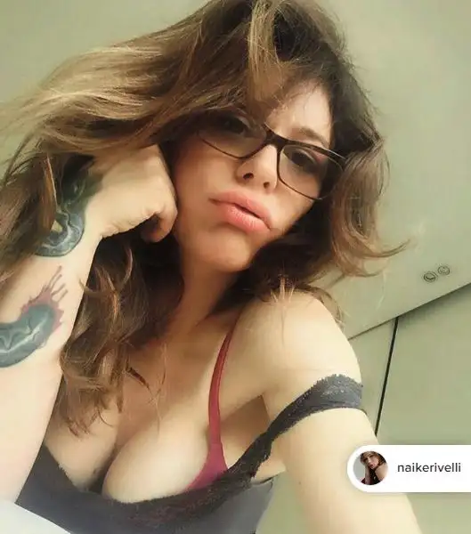 L'attrice, modella e cantante, figlia di Ornella Muti, non finisce mai di giocare con la sua sensualità, per il piacere di tutti i suoi fan su Instagram.