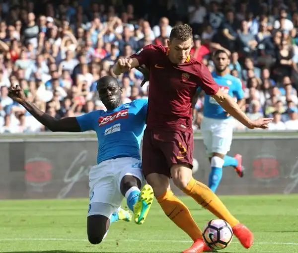 Dzeko affonda il Napoli. La Roma vince al San Paolo e vola al secondo posto.