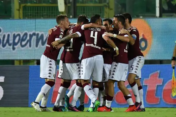 Pista, arriva il Torino. L’ultima partita dell’ottava giornata di Serie A è un autentico show dei granata, che travolgono il Palermo al “Barbera” irrompendo in zona Europa League.