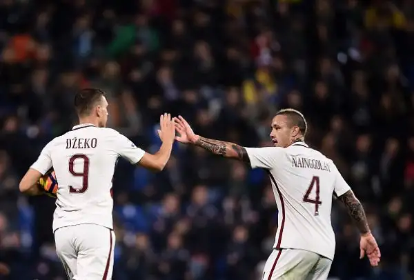 Successo in rimonta per la Roma, che sotto 1-0 (Cannavaro) si sveglia, colpisce due traverse e poi ribalta la partita e vince 3-1 con la doppietta di Dzeko e Nainggolan.