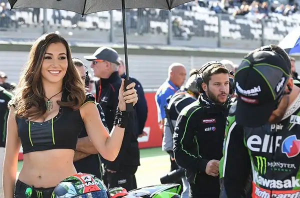 Grande spettacolo in Francia in occasione della tappa del mondiale Superbike, e non solo in pista!