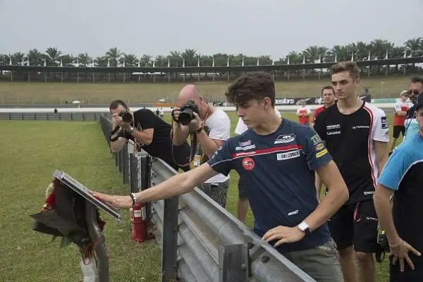 I piloti del Motomondiale non hanno dimenticato Marco Simoncelli, deceduto in un tragico incidente a Sepang cinque anni fa.