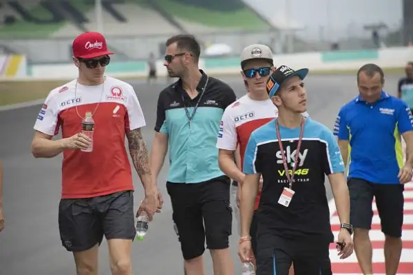 I piloti del Motomondiale non hanno dimenticato Marco Simoncelli, deceduto in un tragico incidente a Sepang cinque anni fa.
