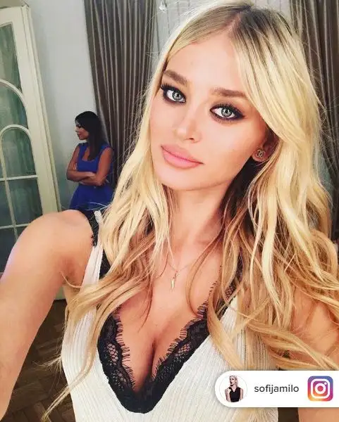 La bellissima top model serba è, già dai tempi della sua esperienza all'Inter, la musa dell'attaccante Adem Lijaic che sta trovando la maturazione nel Toro sotto le cure di Sinisa Mihajlovic.
