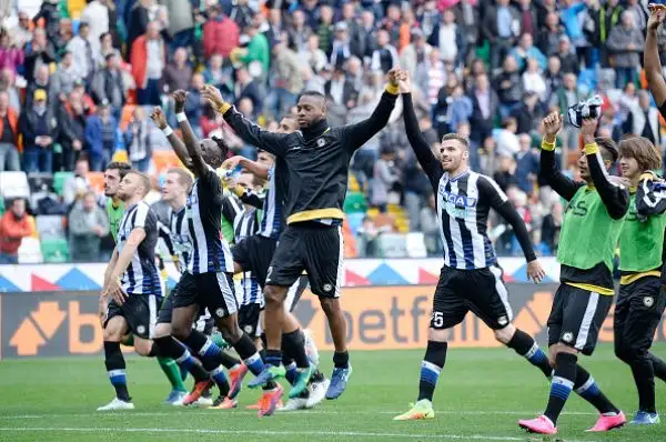 L'Udinese piega il Pescara e torna alla vittoria nell'anticipo della nona giornata di serie A. Primo successo della gestione Del Neri mentre i friulani riassaporano i tre punti dopo cinque turni.