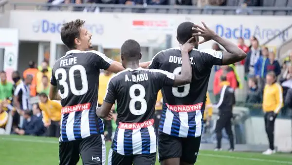 L'Udinese piega il Pescara e torna alla vittoria nell'anticipo della nona giornata di serie A. Primo successo della gestione Del Neri mentre i friulani riassaporano i tre punti dopo cinque turni.