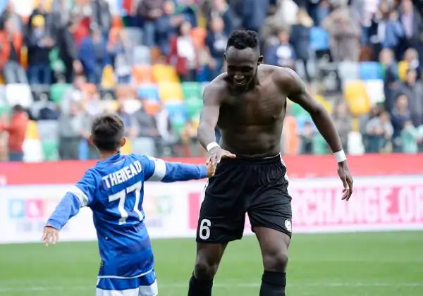 L'Udinese piega il Pescara e torna alla vittoria nell'anticipo della nona giornata di serie A. Primo successo della gestione Del Neri mentre i friulani riassaporano i tre punti dopo cinque turni.