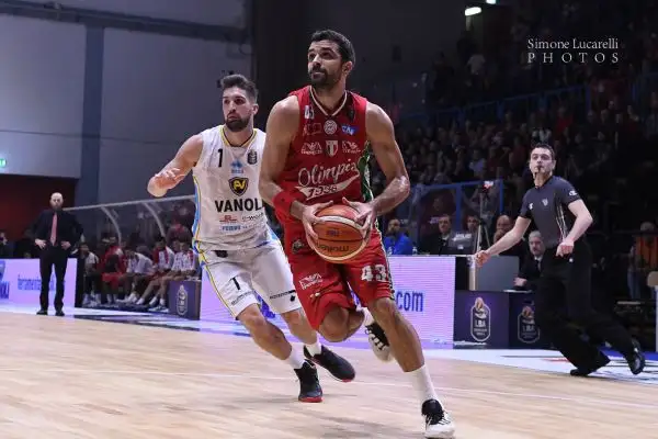 L'Olimpia soffre ma vince ancora in trasferta e si conferma capolista.