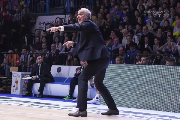 L'Olimpia soffre ma vince ancora in trasferta e si conferma capolista.