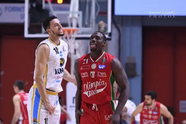 L'Olimpia soffre ma vince ancora in trasferta e si conferma capolista.