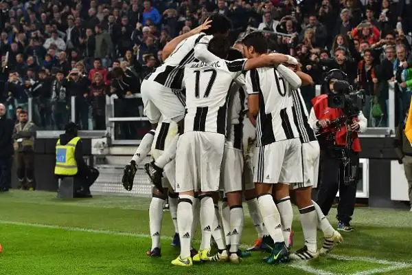 Higuain fa ancora male al Napoli. Il grande ex segna (e non esulta) regalando la vittoria alla Juventus.