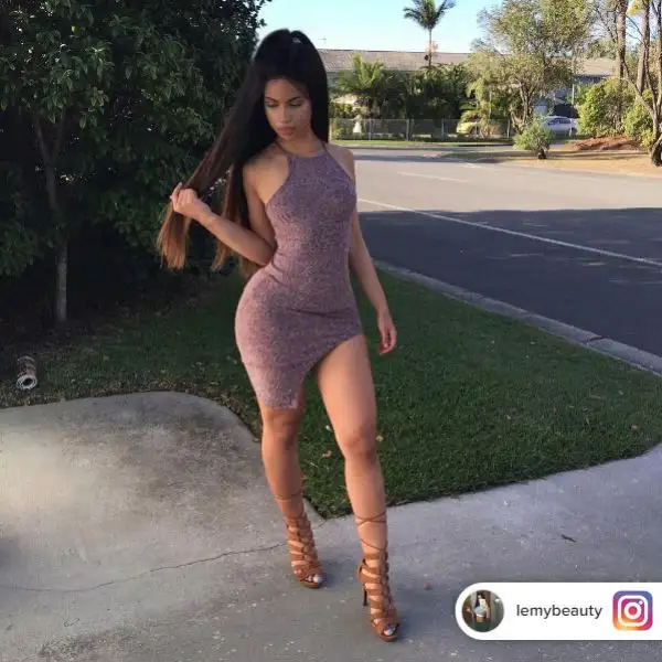 Questa ragazza inglese è ormai una vera e propria Instagram Star, grazie alle sue incredibili curve le sue foto sono ormai viste da quasi un milione e mezzo di follower.