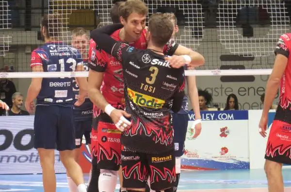 Zaytsev e compagni, alla prima con Bernardi come allenatore, tornano alla vittoria.