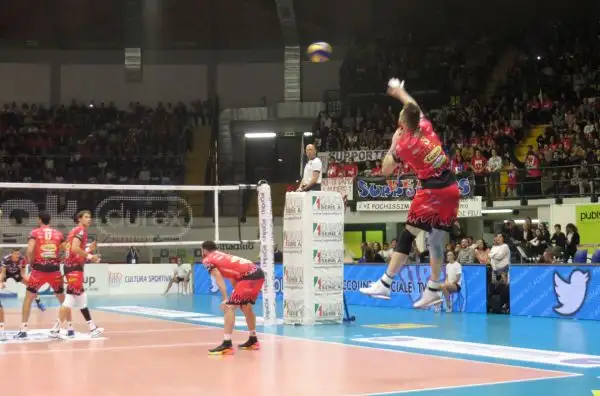 Zaytsev e compagni, alla prima con Bernardi come allenatore, tornano alla vittoria.