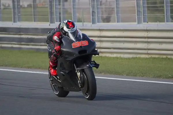 Prima uscita con le moto del 2017 per i centauri della classe regina.