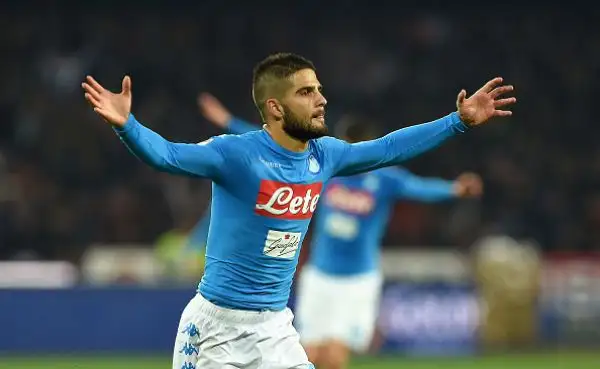 Al San Paolo solo un pari per il Napoli nel primo posticipo del lunedì: contro il Sassuolo non basta Insigne, a cui risponde nel finale Defrel per il pareggio dei neroverdi.