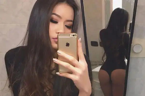 Tutte le foto della bellissima diciottenne thailandese, campionessa mondiale juniores di kickboxing.