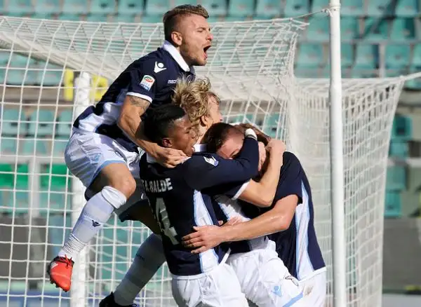 La Lazio ottiene un'altra importantissima vittoria sul campo del Palermo e aggancia momentaneamente il terzo posto. Decide un gol di Milinkovic-Savic.