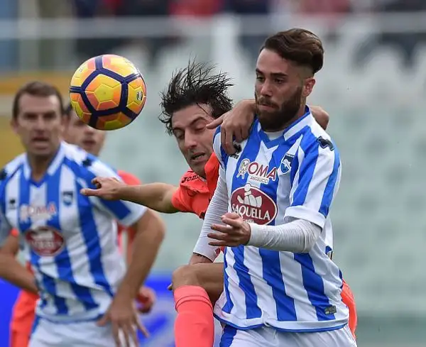L'Empoli trionfa nell'anticipo di serie A delle 12.30 superando con un secco 4-0 il Pescara padrone di casa con la doppietta di Maccarone e i gol di Pucciarelli e Saponara.