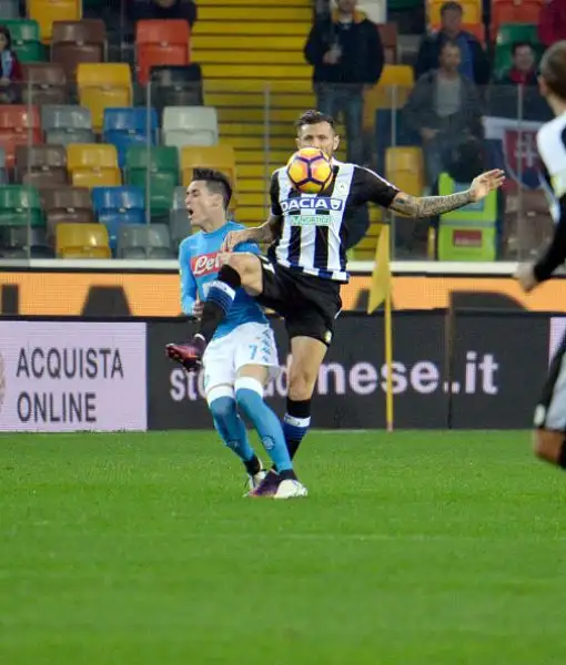 Insigne si sblocca, Napoli corsaro. La squadra di Sarri torna alla vittoria a Udine e balza al quarto posto.