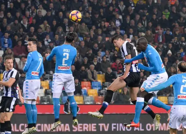 Insigne si sblocca, Napoli corsaro. La squadra di Sarri torna alla vittoria a Udine e balza al quarto posto.