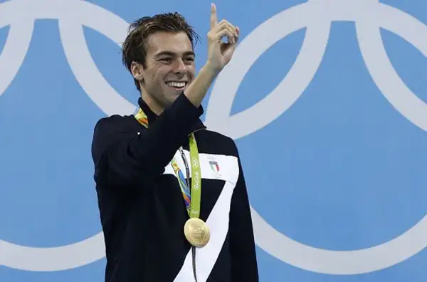 Agosto: a Rio 2016 l'Italia chiude con 28 medaglie, di cui ben 8 d'oro. Grande protagonista nel nuoto Gregorio Paltrinieri.